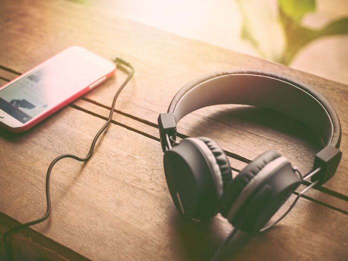 #stayRELEVANT: Warum ist Podcast-Werbung auch im B2B so wirkungsvoll?